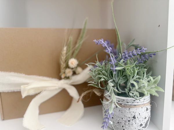 Linen & Sash Self-Care Gift Box